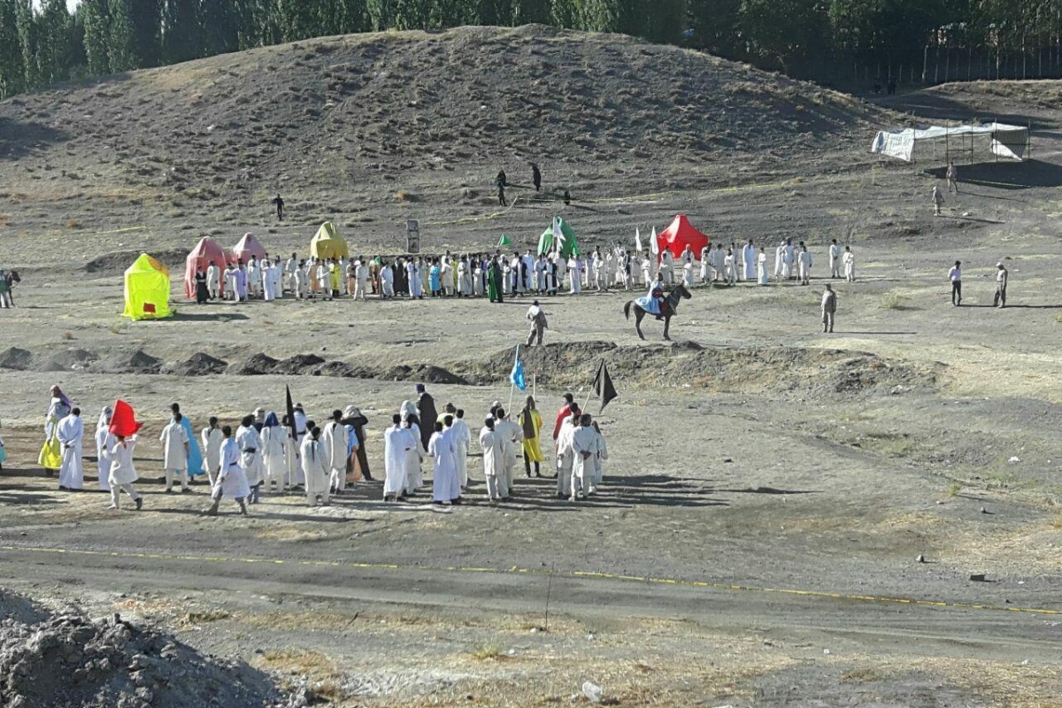 بازسازی غدیرخم با حضوربیش از ۴۰۰ هنرمند وبسیجی در خوی