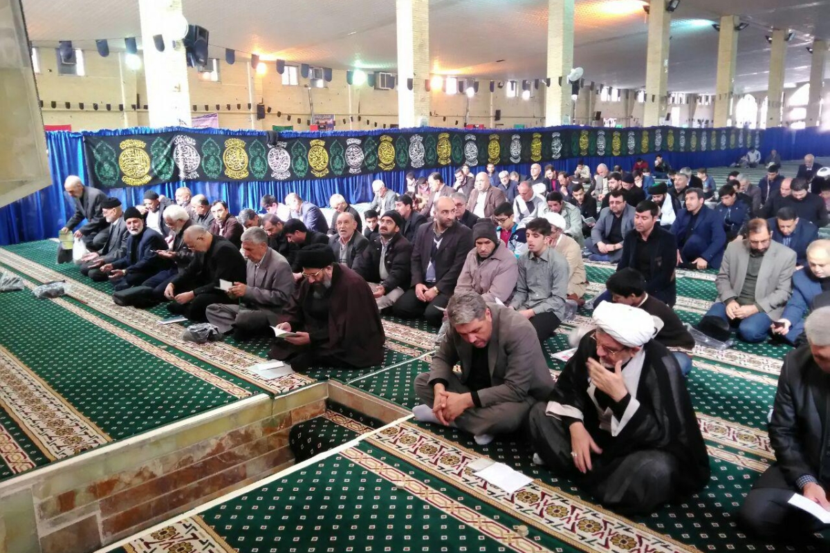 مراسم زیارت از بعید در مصلی امام خمینی (ره) شهرستان خوی برگزار شد