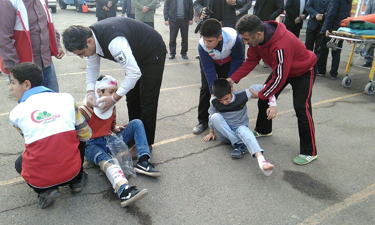 نوزدهمین مانور ایمنی و زلزله با شعار “مدارس ایمن، جامعه تاب آور” در مدارس شهرستان خوی برگزار شد