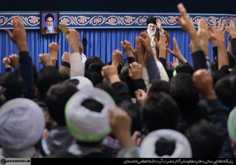 هزاران نفر از دانش‌آموزان و دانشجویان،با حضرت آیت‌الله خامنه‌ای رهبر انقلاب اسلامی دیدار کردند