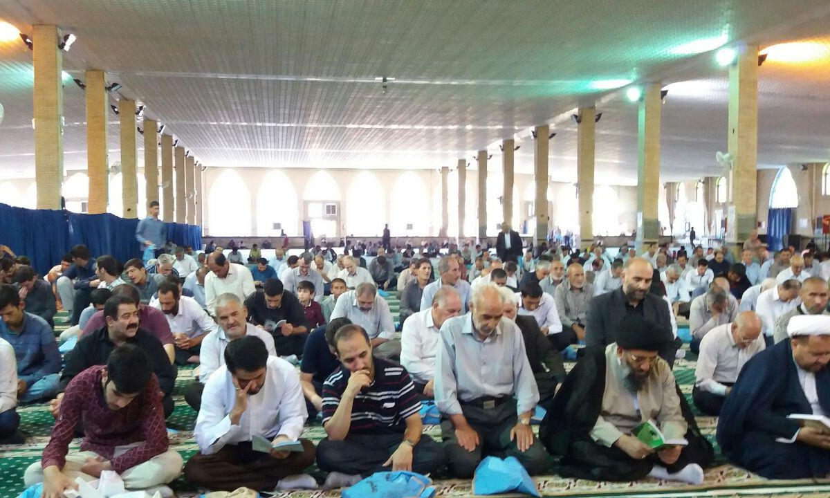 نوای دعای عرفه در شهرستان خوی طنین انداز شد