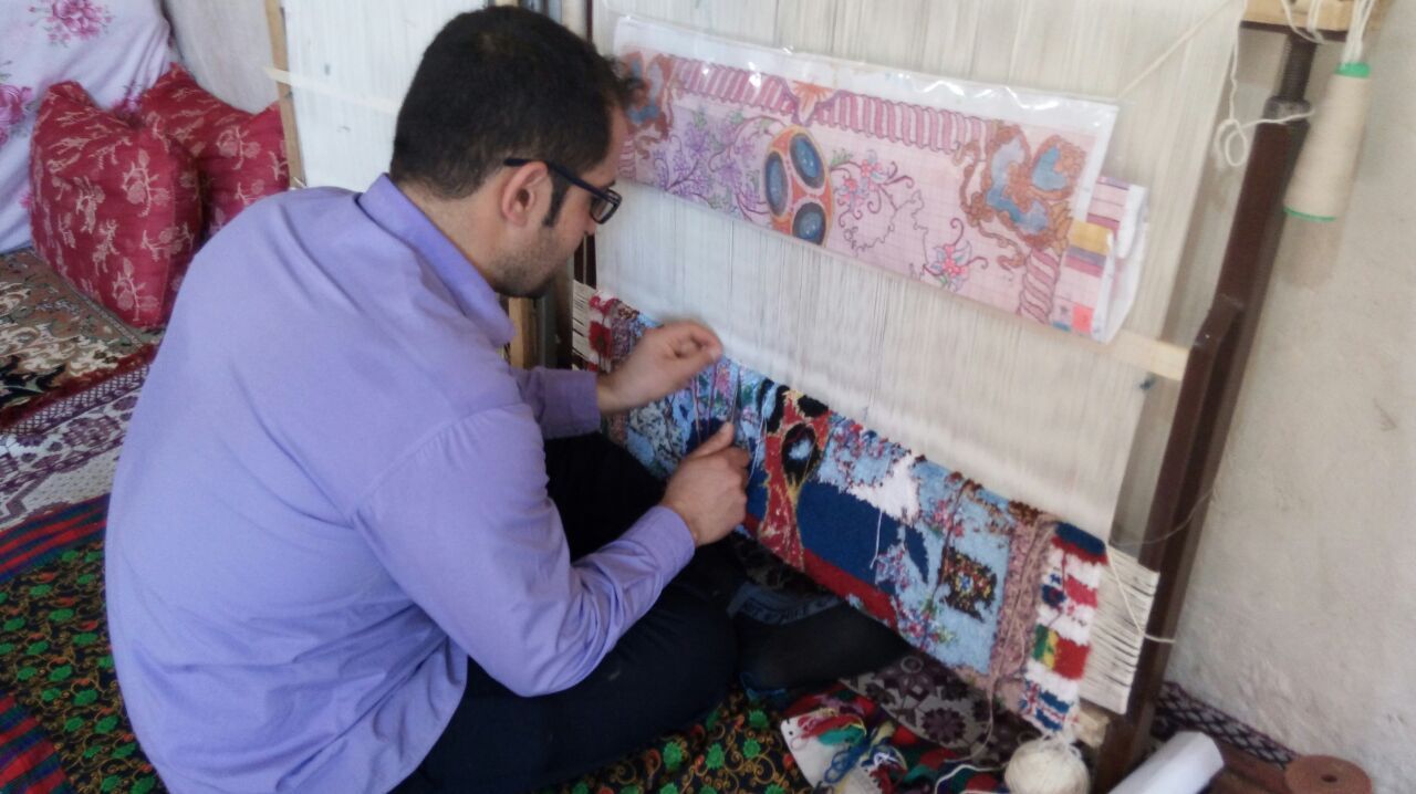 تقدیر از هنرمند خویی در مراسم بدرقه تیم ملی فوتبال به جام ملتهای آسیا