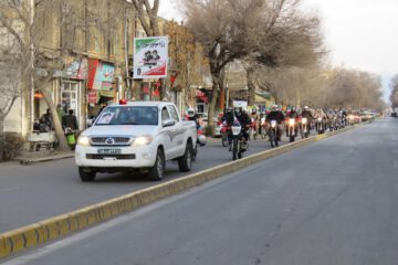 رژه موتوری و خودرویی در شهرستان خوی برگزار شد