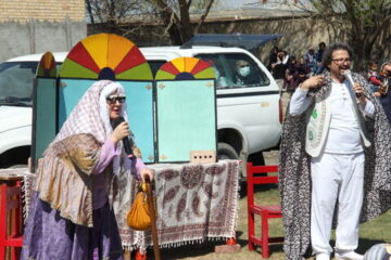 اجرای نمایش «عمو نوروز» در روستای قوروق شهرستان خوی+تصاویر