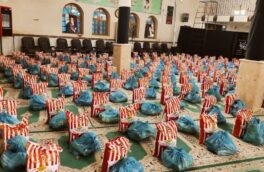 ۵۰۰ بسته معیشتی به زلزله زدگان خوی اهدا شد