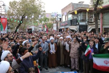 تجمع مردم خوی در حمایت از حمله سپاه به اسرائیل