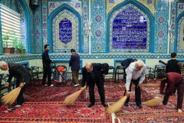 مساجد خوی غبارروبی و برای رمضان آماده شدند