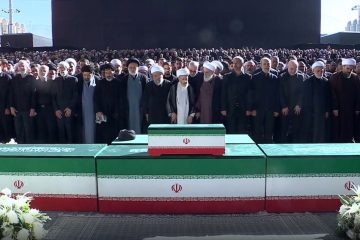 اقامه نماز بر پیکر مطهر مجاهد شهید امام خامنه‌ای